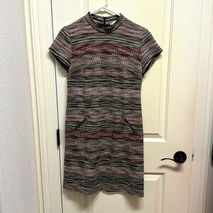 Short sleeve Madison Leigh dress with faux zipper pockets. Size 6